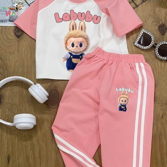 XƯỞNG MAY SUMIKIDS - CHÀO LÔ BỘ GÁI TAY NGẮN QUẦN DÀI "LABUBU"