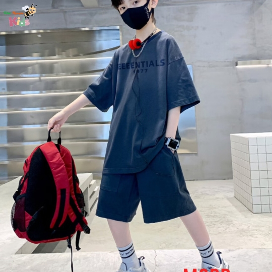 XƯỞNG MAY - CHÀO LÔ BỘ TRAI MCBB "EEEENTIALS"