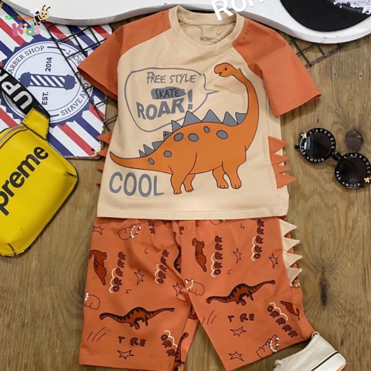 RONIKIDS CHÀO LÔ BỘ TRAI KHỦNG LONG ĐẮP VÂY HAI BÊN SƯỜN
